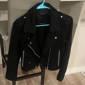 Chic Black Leather Jacket for Women